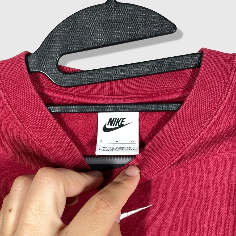 Nike Cropped Sweatshirt Womens S Red Center Swoosh Athleisure Streetwear Sporty